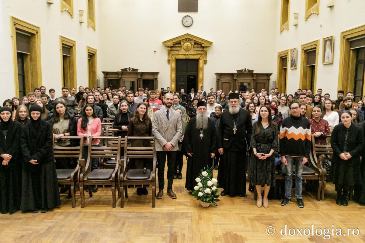 Întâlnirea Preasfințitului Siluan, Episcopul Ortodox Român al Italiei, cu membrii ASCOR Iași / Foto: pr. Silviu Cluci